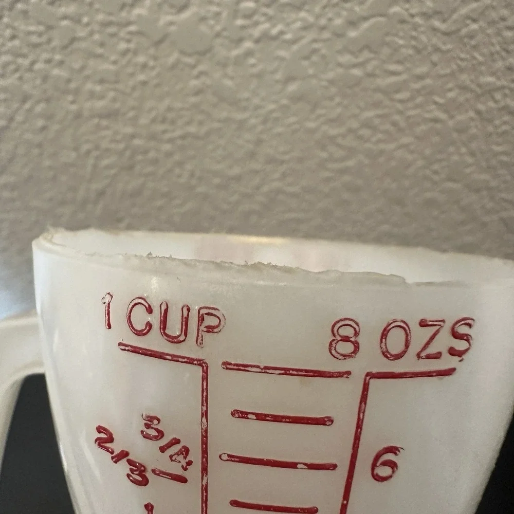 Tupperware Measuring Cup Hourglass Double Wet Dry 8 oz 1 cup Vintage Red Letter